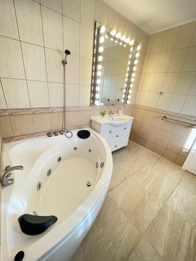 Biolocalia House Oltenia Balotesti Bagian luar foto