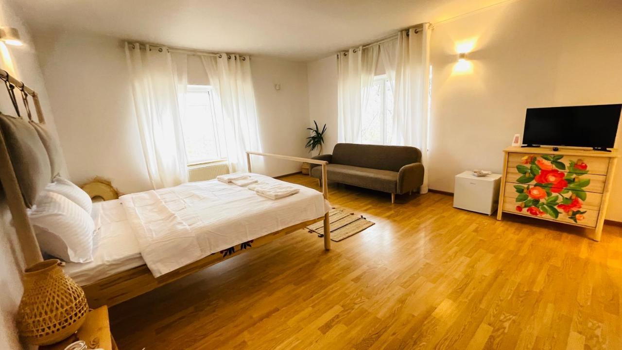 Biolocalia House Oltenia Balotesti Bagian luar foto